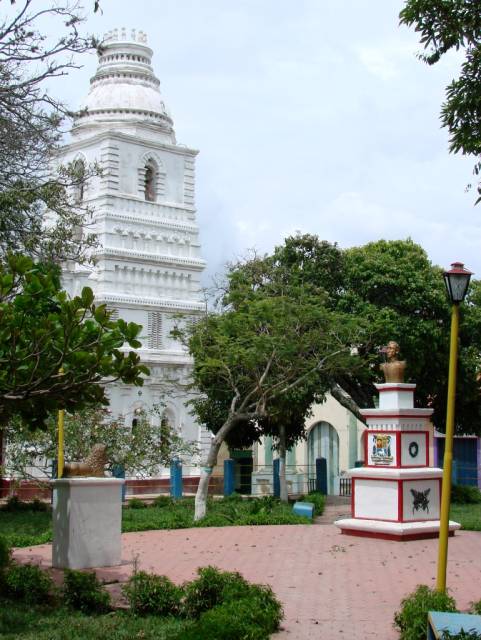 5. Plaza e Iglesia San Felipe